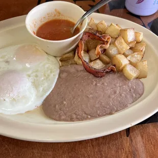 Huevos Rancheros w/Bacon and sauce on the side