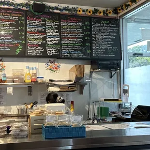 Smoothies, sandwiches and juices