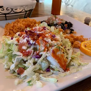 Tostada with chicken and black beans