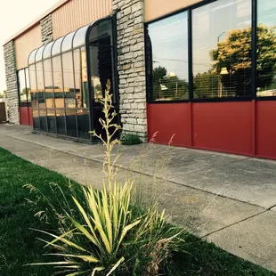 Great FACILITY, in &amp; out !!