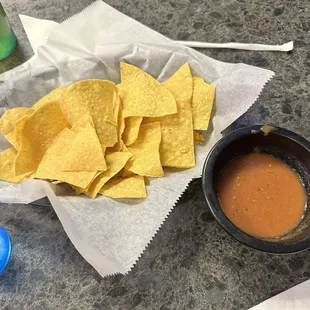 Chips &amp; salsa