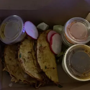 3 quesabirria w.consome.