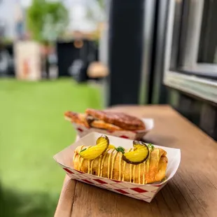 El Jefes Cubanos and Moore