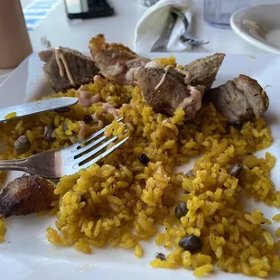 Arroz con gandules y pernil