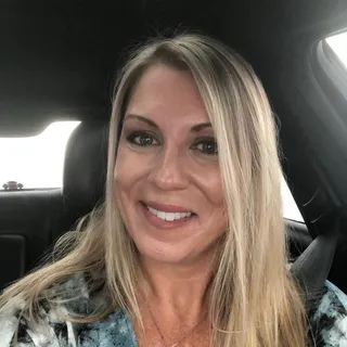 mia d.