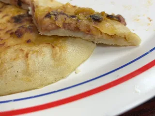 Pupuseria y Restaurante La Limeña