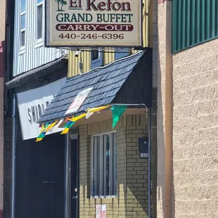 the entrance to the restaurant