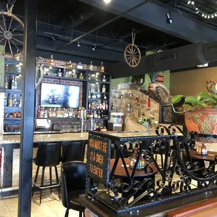 Cozy bar. Great bartenders