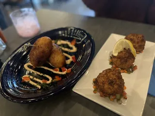 Noche Restaurant & Bar