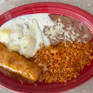 A pile of beans with a strip of pepper, covered in cheese is not a relleno.