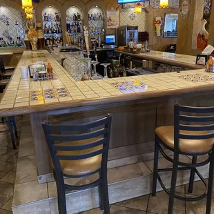 Cool bar with 3 tvs