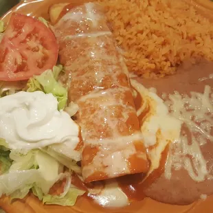 a plate of mexican food