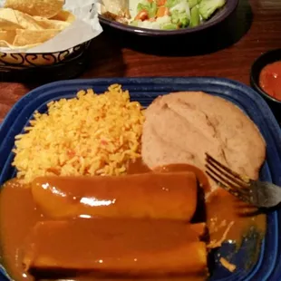 When my grand daughter ate there I forgot to post the photo of my meal. It was just as unappetizing as it looked.