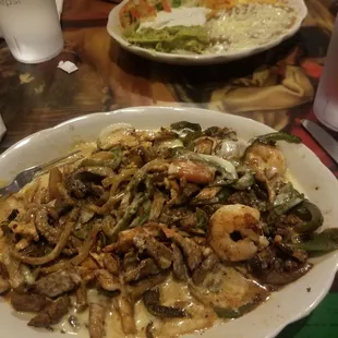 Mixed Fajita Nachos(no chips), and Mix Fajitas