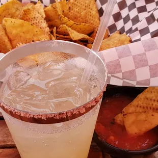 Excellent chips and margarita on the rooftop!