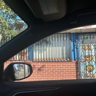 Closed but says open on yelp.