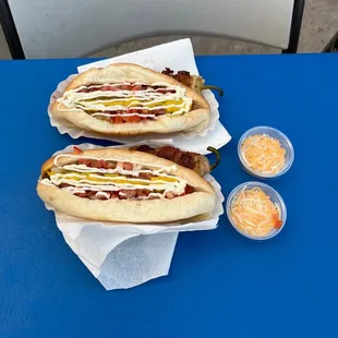 The best hot dogs in the planet!!