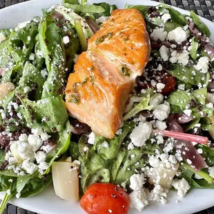 Ensalada de la huerta con salmón-delicioso!!!!