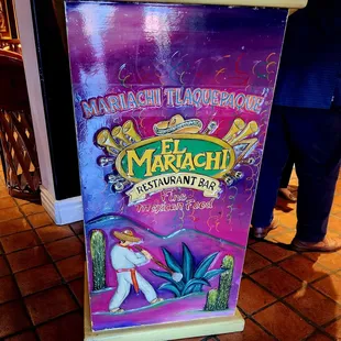 Colorful place inside - Perfect for large groups, families or night out