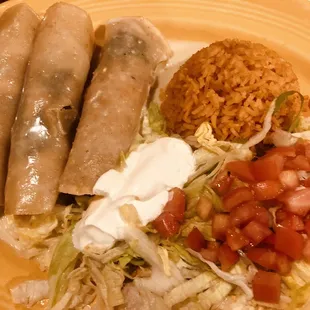 a plate of mexican food