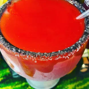 a close up of a margarita