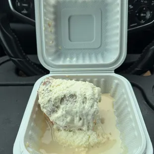 tres leches $10  (instagram: @issa.cheatday)