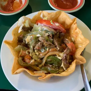 Steak fajita taco salad