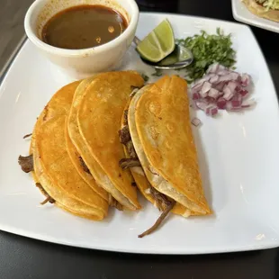 Quesadilla de birria/ "quesibirria"