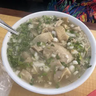 Único lugar que conozco que hacen menudo blanco. Muy rico sabor