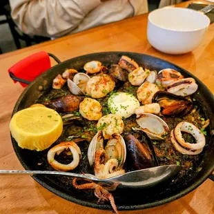 Seafood paella