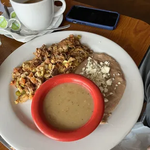 Machaca con huevo with green chile sauce