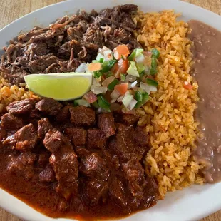 1/2 guisada; 1/2 barbacoa plate