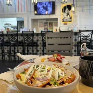 Chilaquiles, pancakes and café de olla