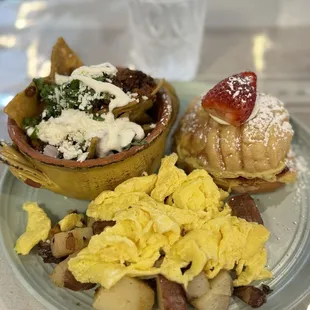 CDMX plate : chilaquiles w/ chorizo, french toast concha, eggs with potatoes