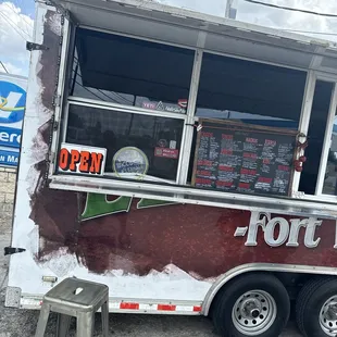 The El Mil Tacos Truck
