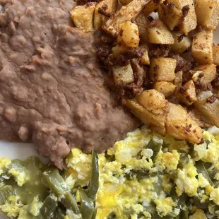 Nopales con huevo. Cactus with egg plate.