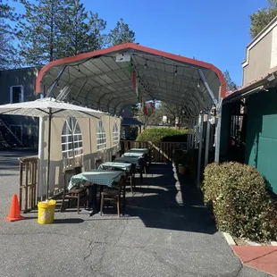 Patio seating!!