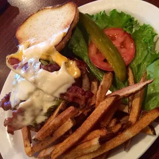 The most popular item on the menu, The Milagro Burger ladies and gentlemen. Such a mouthful of different flavors!