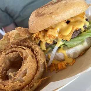 Snack burger and onion rings
