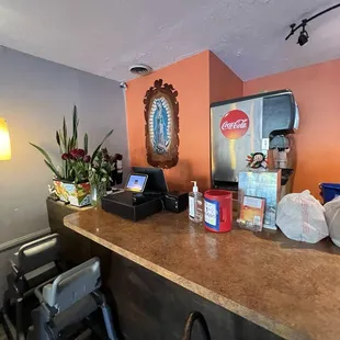 sushi and sashimi, interior