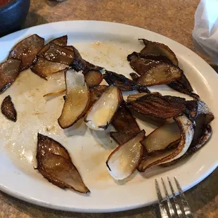 Ask for Gabriel, these onions are fabulous!!