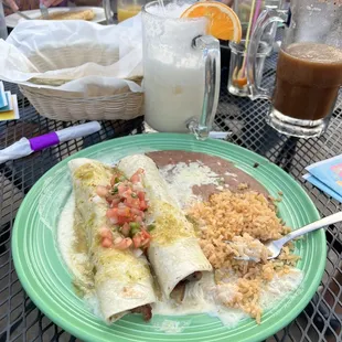 El Molcajete Restaurante and Cantina