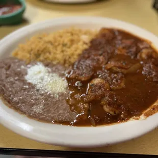 a plate of mexican food