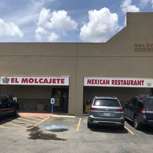 the front of a mexican restaurant