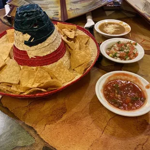 Chips and salsas