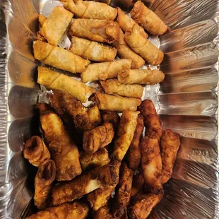 a tray of fried food