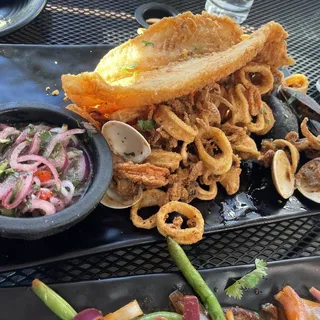 Jalea (Fried Seafood)