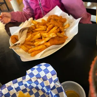 Chicken nuggets with fries