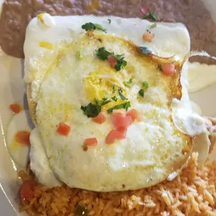 The fried egg on the tres amigos has a hard cooked yolk. Would of been better if it was still runny.