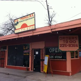 the outside of the restaurant